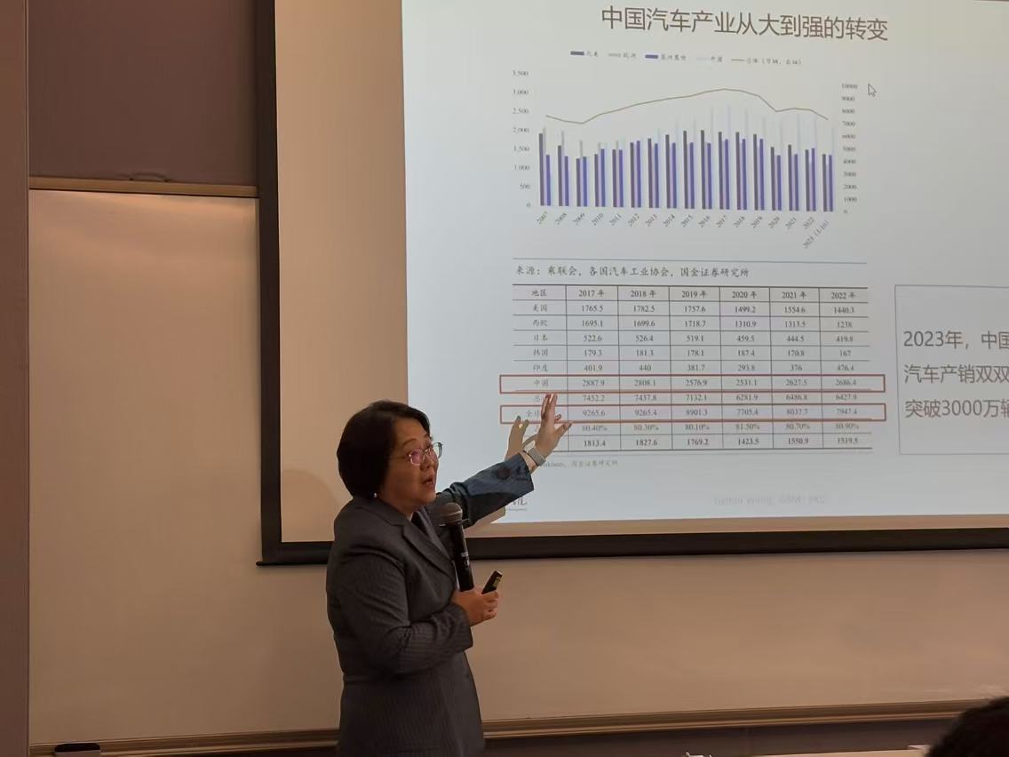 F3405738AD75104212F3458938B_8A4B8C74_11267