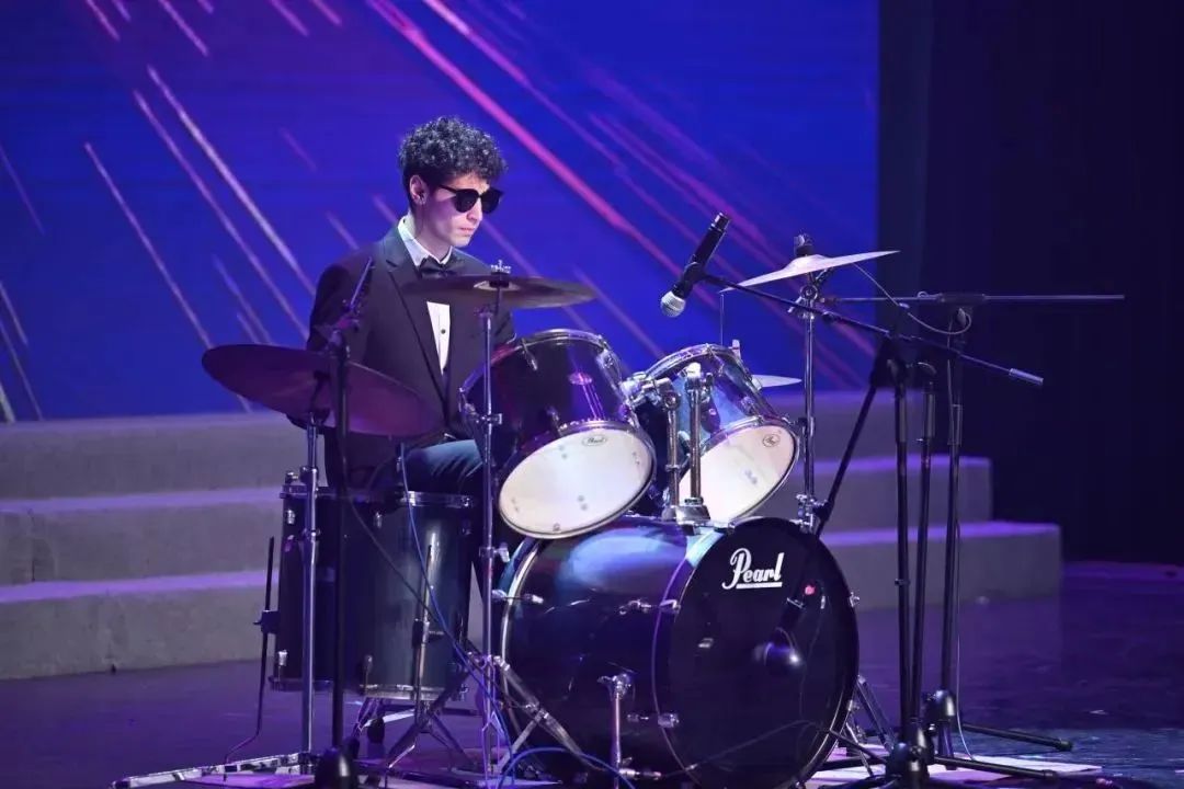 876933BC1A71540ED37A5499875_8F00E9A4_13930