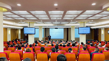 2021年两会后经济形势解读和展望---K8官网治理学院上海分院公开课乐成举行